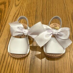 New baby girl white sandals with removable bows EU17 (3-6months)
